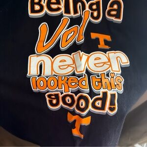 Source Unknown Black Men's Shirt with Orange and White Tennessee Vol Graphic